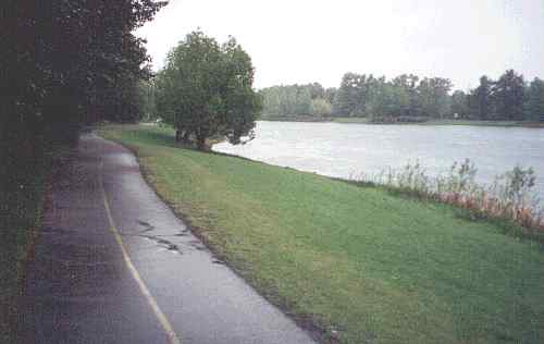 lake at Cauburn Park  -  12 kb